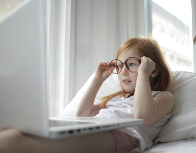How to Protect Your Eyes During Screen Time: Simple Tips That Work