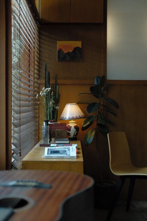 How to Create a Cozy Reading Corner at Home